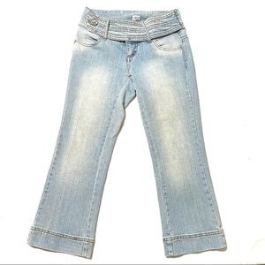 💙3/$25 Cache Light Wash Bejeweled Capris- Size 2
